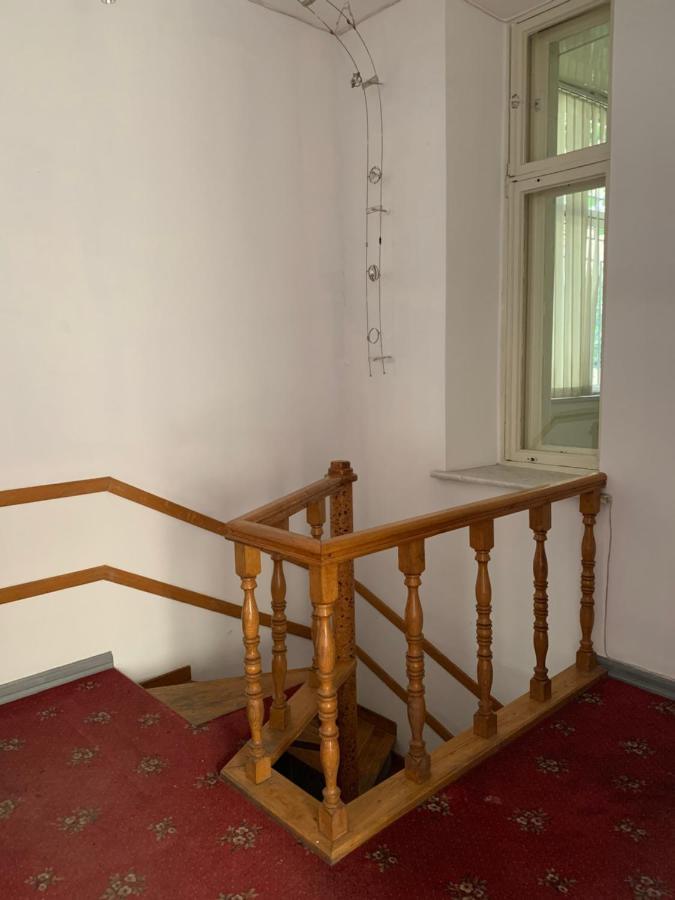Uneed Sport Hostel Odessa Buitenkant foto